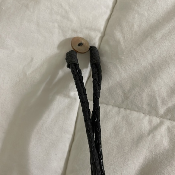 Tear Drop Cow Horn Leaf Pendant Necklace - Picture 5 of 5